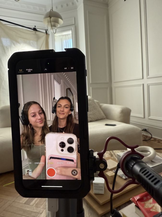 UGC-style phone rig